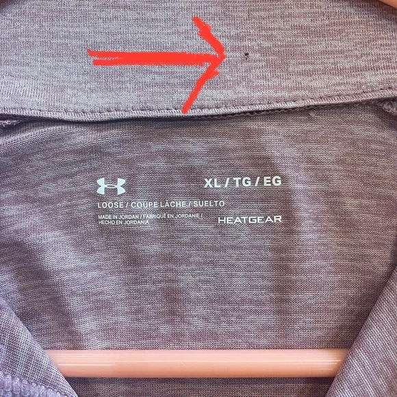 Under Armor Loose Heatgear pullover - Picture 3 of 3